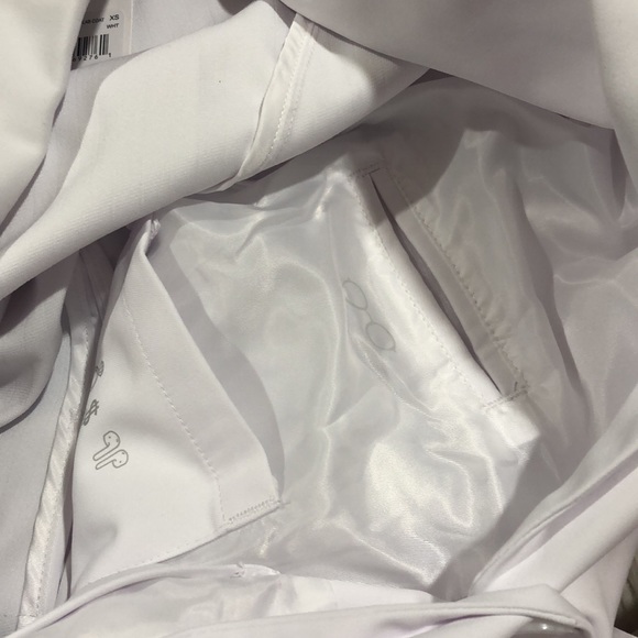 FIGS White Classic Bellevue Slim Long Lab Coat - Picture 14 of 16